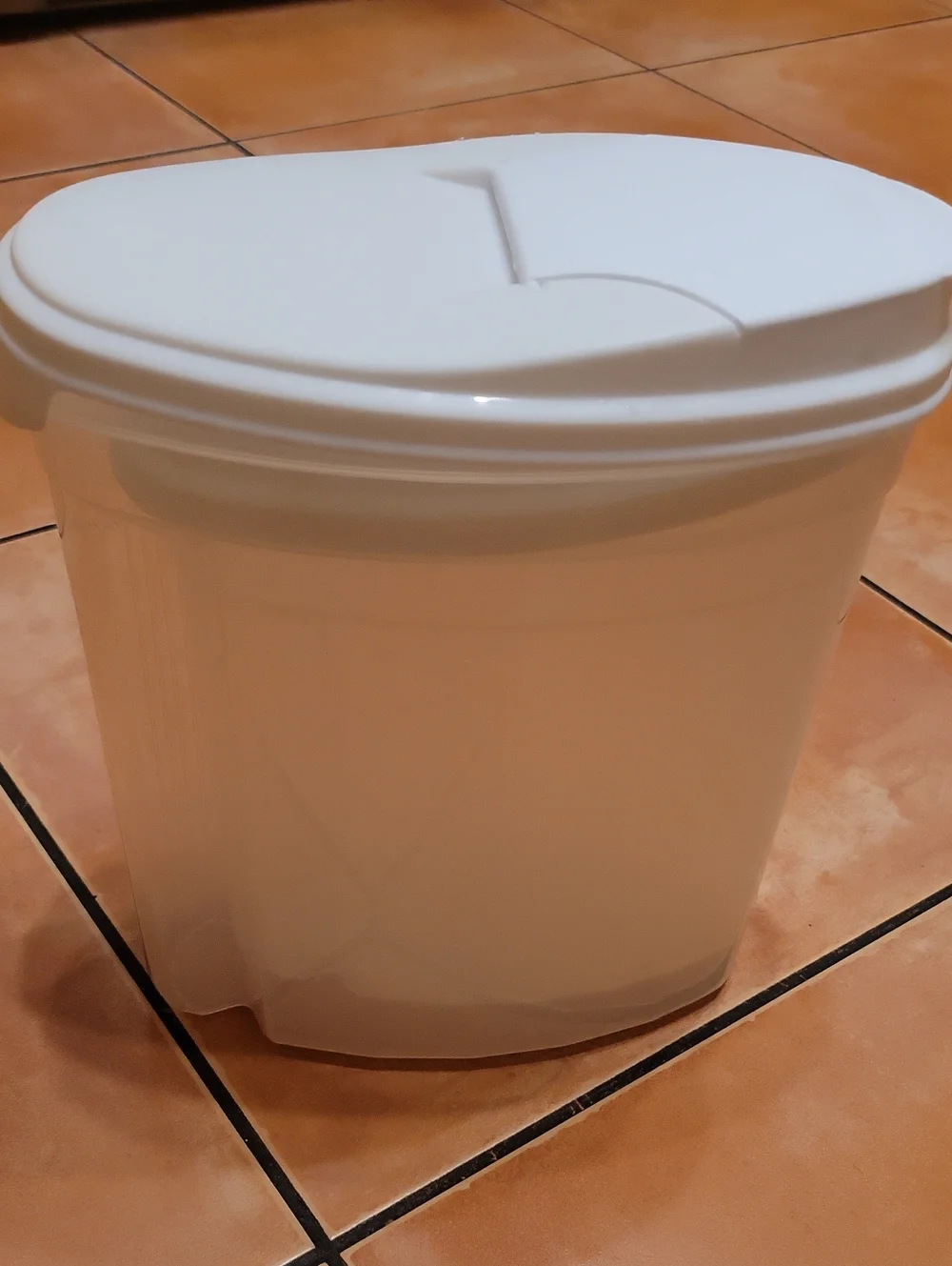 Set Of 2 Rubbermaid Servin Saver Cereal Food Containers #4&5